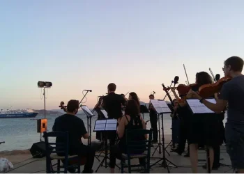 Το 18ο Μουσικό Φεστιβάλ Αίγινας γεμίζει την παραλία της Αύρας με μελωδίες