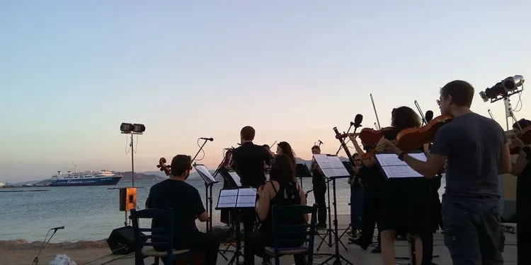 Το 18ο Μουσικό Φεστιβάλ Αίγινας γεμίζει την παραλία της Αύρας με μελωδίες