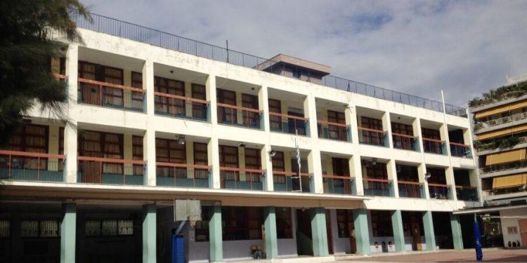 «Φέσι» 1,5 εκατ. ευρώ σε σχολικές επιτροπές και ασυντήρητα σχολεία άφησε η διοίκηση Κάρναβου στην Καλλιθέα , σύμφωνα με το δήμο