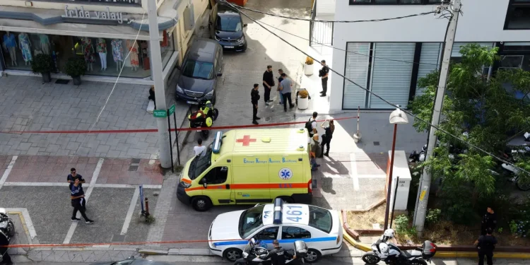 Δύο γεμιστήρες χρησιμοποίησε ο δολοφόνος του επιχειρηματία – Βίντεο έχει καταγράψει τον δράστη