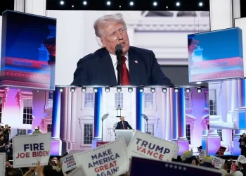 Ο υποψήφιος πρόεδρος των ΗΠΑ Ντόναλντ Τραμπ μιλά στο συνέδριο των Ρεπουμπλικανών στις 18 Ιουλίου 2024 στο Μιλγουόκι AP Photo/Jae C. Hong