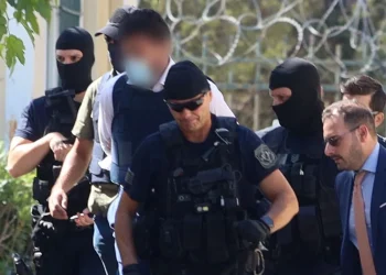 Από τη μεταφορά του κατηγορούμενου για την δολοφονία του τοπογράφου στις ανακριτικές αρχές PANAGOPOULOS / EUROKINISSI