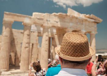 Χτυπάει κόκκινο η τουριστική κίνηση – Πάνω από ένα εκατ. τουρίστες κάθε εβδομάδα