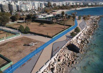 Ο Μητσοτάκης στο Cine Άλιμος για την υπογραφή της σύμβασης κατασκευής του ποδηλατόδρομου