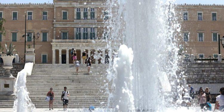 Καιρός: 43αρια και ισχυροί άνεμοι σήμερα