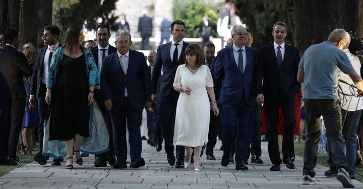 Με τη δεξίωση στον κήπο του Προεδρικού Μεγάρου ολοκληρώθηκαν οι εκδηλώσεις για τα 50 χρόνια από την αποκατάσταση της Δημοκρατίας