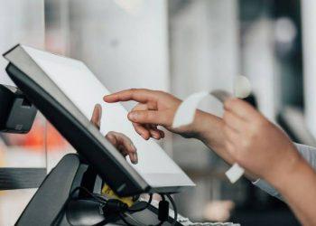 ΑΑΔΕ: Σαρωτικοί έλεγχοι για τη λειτουργία των POS