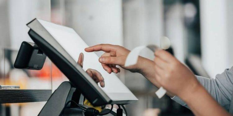 ΑΑΔΕ: Σαρωτικοί έλεγχοι για τη λειτουργία των POS