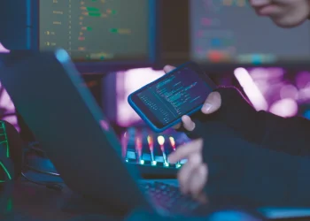 Τι κατέθεσαν οι βασικοί μάρτυρες στον αντεισαγγελέα για τις τηλεφωνικές υποκλοπές