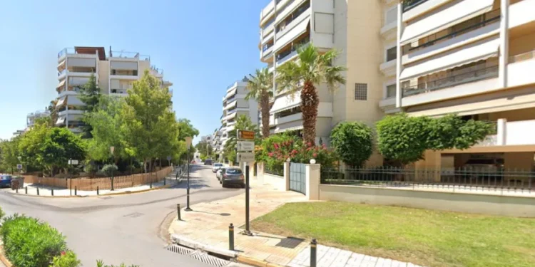 Airbnb: Φρένο σε 11 περιοχές της Αττικής – Περιλαμβάνεται ο Άλιμος