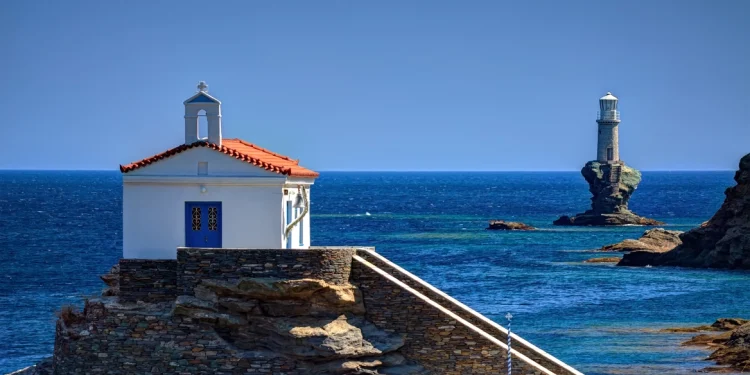 Η τουριστική κίνηση σε Άνδρο και Σαμοθράκη – Γεμίζουν τα ελληνικά νησιά το Σαββατοκύριακο