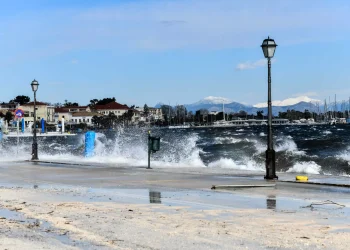 Καιρός: Ποιες περιοχές θα φτάσουν στους 37 βαθμούς σήμερα – Βοριάδες έως 7 μποφόρ σε Αιγαίο και Ιόνιο