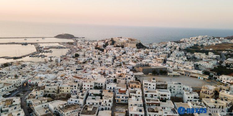 Ακίνητα: Πόσο πωλείται το τετραγωνικό στις Κυκλάδες – Αυξημένο ενδιαφέρον από ξένους