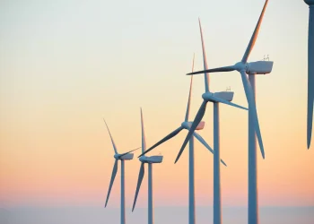 Αιολικές επενδύσεις: Ξεπέρασαν τα 110 δισ. ευρώ κατά το α’ εξάμηνο 2024