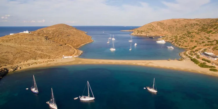 Κύθνος: Αξέχαστες διακοπές στο νησί με τις 100 παραλίες