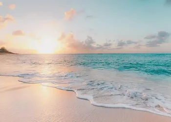 Καιρός: Στα 7 μποφόρ οι άνεμοι στο Αιγαίο – Ποιες περιοχές θα φτάσουν τους 42 βαθμούς