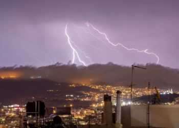 Κακοκαιρία: Μέχρι το βράδυ τα επικίνδυνα φαινόμενα