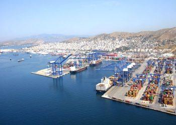 Cosco: Νέα βουτιά 12,9% στη διακίνηση κοντέινερ στον Πειραιά