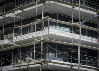 Ελληνικό – Αργυρούπολη: Kωφεύει η δημοτική αρχή για τις θεόρατες πολυκατοικίες