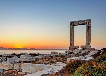 Νάξος: «Αν ο παράδεισος ήταν στη γη, θα ήταν εδώ» Ν. Καζαντζάκης – Τα αξιοθέατα σε 10 στάσεις