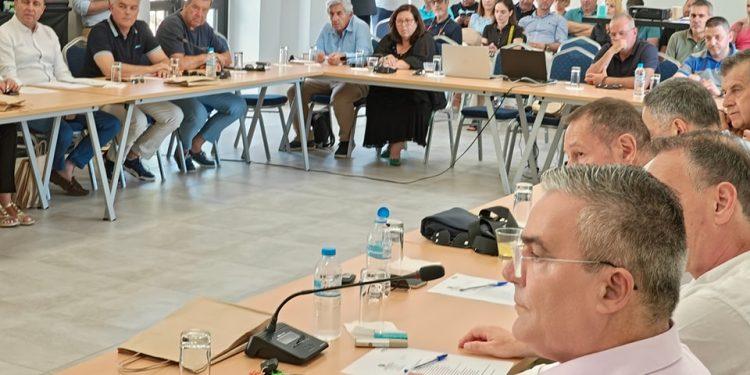 Υλοποίηση των δεσμεύσεων ζήτησαν από Σπανό δήμαρχος Αιδηψού και ΠΕΔ Στερεάς Ελλάδας