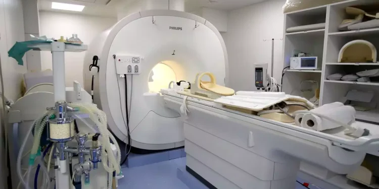 ΕΟΠΥΥ: Χωρίς συμμετοχή από τους ασθενείς η συνταγογράφηση σκιαγραφικών για αξονικές και μαγνητικές τομογραφίες