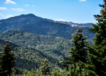 Ελληνικό: Ένα ξεχωριστό χωριό στα επιβλητικά Τζουμέρκα