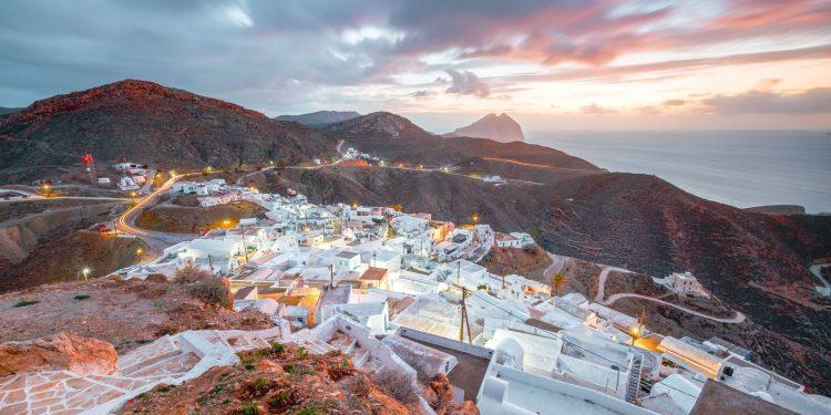 Ανάφη: Το νησί της περιπλάνησης και του θεού Απόλλωνα