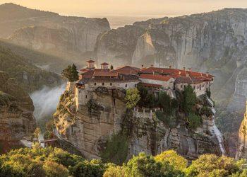 Σε κορυφαίο ταξιδιωτικό προορισμό της χώρας αναδεικνύονται τα Μετέωρα με 2.5 εκατ. επισκέπτες κάθε χρόνο