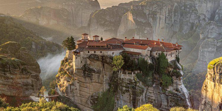 Σε κορυφαίο ταξιδιωτικό προορισμό της χώρας αναδεικνύονται τα Μετέωρα με 2.5 εκατ. επισκέπτες κάθε χρόνο