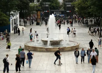 Τι «βλέπουν» οι καταναλωτές για το επόμενο 12μηνο – Οι ανατιμήσεις, οι δαπάνες και η αποταμίευση