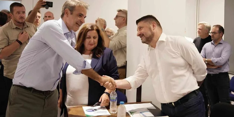 Ο περιφερειάρχης Αττικής Νίκος Χαρδαλιάς με τον πρωθυπουργό Κυριάκο Μητσοτάκη ΠΕΡΙΦΕΡΕΙΑ ΑΤΤΙΚΗΣ