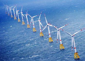 Θαλάσσια αιολικά πάρκα: Οι έξι «σίγουρες» περιοχές και οι καθυστερήσεις