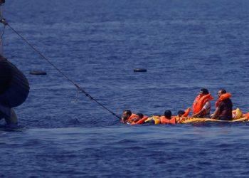 Σικελία: Σοροί δύο επιβατών εντοπίστηκαν στο βυθισμένο σκάφος