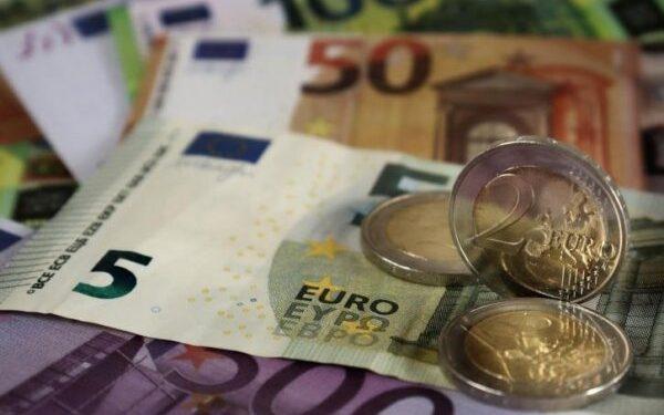 Αντίστροφη μέτρηση για τις συντάξεις Σεπτεμβρίου αλλά και για τα επιδόματα του ΟΠΕΚΑ