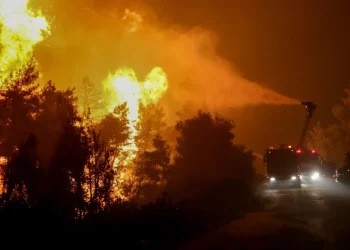 Κατάσβεση πυρκαγιάς (Φωτογραφία αρχείου) INTIME NEWS / ΚΑΠΑΝΤΑΗΣ ΔΗΜΗΤΡΗΣ