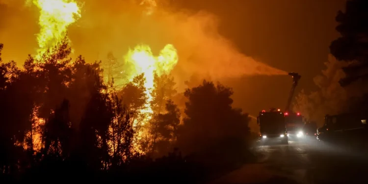 Κατάσβεση πυρκαγιάς (Φωτογραφία αρχείου) INTIME NEWS / ΚΑΠΑΝΤΑΗΣ ΔΗΜΗΤΡΗΣ