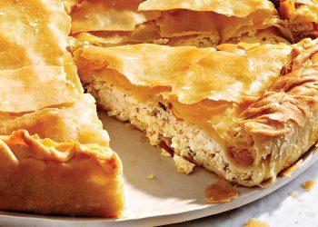 Πεντανόστιμη και πολύ γλυκιά κρεμμυδόπιτα Μυκόνου