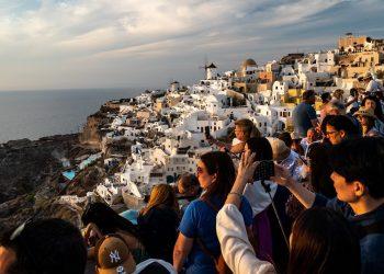 Τουρισμός: Κορυφαίος πυλώνας της ελληνικής οικονομίας παρά τις προκλήσεις