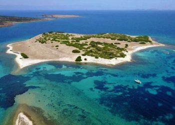 Ασπρονήσια: ‘Eνα υπέροχο σύμπλεγμα από τρεις ολόλευκες βραχονησίδες με εξωτικά νερά