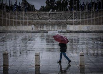 Η κακοκαιρία έφτασε στην Αττική: Έντονη βροχή στα βόρεια προάστια της Αθήνας [βίντεο]