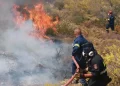 Ανεξέλεγκτη η φωτιά – Εκκενώσεις σε Πεντέλη, Πάτημα Χαλανδρίου και Βριλησσίων – Κάηκαν σπίτια