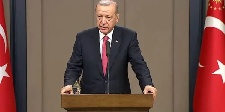 Ερντογάν: Επαναφέρει την ένταση στο Αιγαίο – Η προκλητική τουρκική ΝΟΤΑΜ ανήμερα τον Δεκαπενταύγουστο και η αντίδραση της Αθήνας