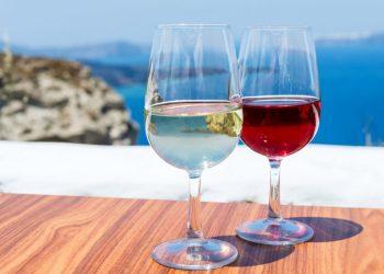 Διακοπές – Οινοτουρισμός: Η Ελλάδα στους κορυφαίους προορισμούς για τους λάτρεις του κρασιού