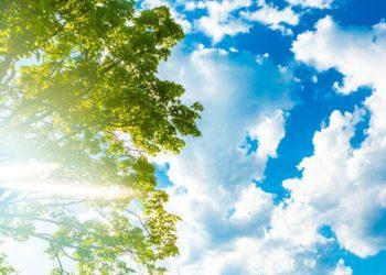 Καιρός: Γενικά αίθριος με λίγες πρόσκαιρες νεφώσεις