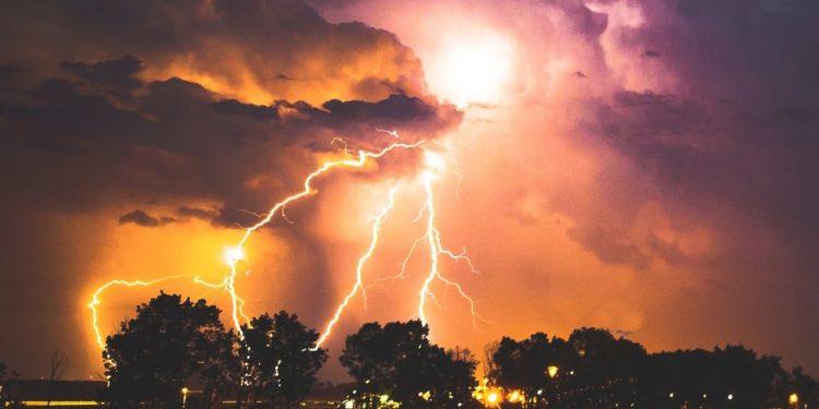 Καιρός: Χιλιάδες κεραυνοί μέσα σε λίγες ώρες – Τι έδειξε ο δορυφόρος MTG-I1