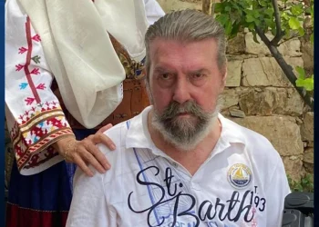 Λάκης Γιακουμής: Πέθανε ο φωτογράφος της κοσμικής Αθήνας