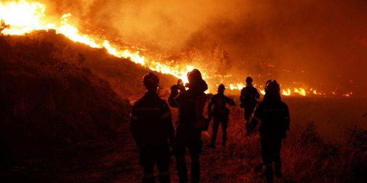 Ο ΟΟΣΑ «τραβάει το αφτί» στην Ελλάδα για τις πυρκαγιές: Υποτιμάται η πρόληψη, δεν απορροφώνται τα κονδύλια