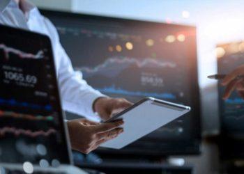 Εξαιρετική πρόοδος για την Ελλάδα στις αγορές: Αναβάθμιση στην επενδυτική κατηγορία και χρηματιστηριακή ανάκαμψη