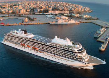 Κρουαζιερόπλοιο αναχωρεί από το λιμάνι του Πειραιά / ΙΝΤΙΜΕ - ΧΑΛΚΙΟΠΟΥΛΟΣ ΝΙΚΟΣ